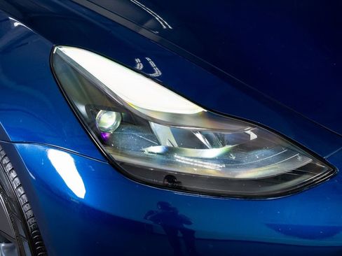 Used 2023 Tesla Model 3 Standard Range RWD image 8
