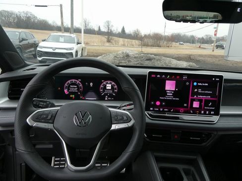 New 2026 Volkswagen Tiguan SE R-Line AWD/4WD image 21