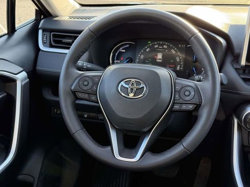 Used 2024 Toyota RAV4 XLE image 9