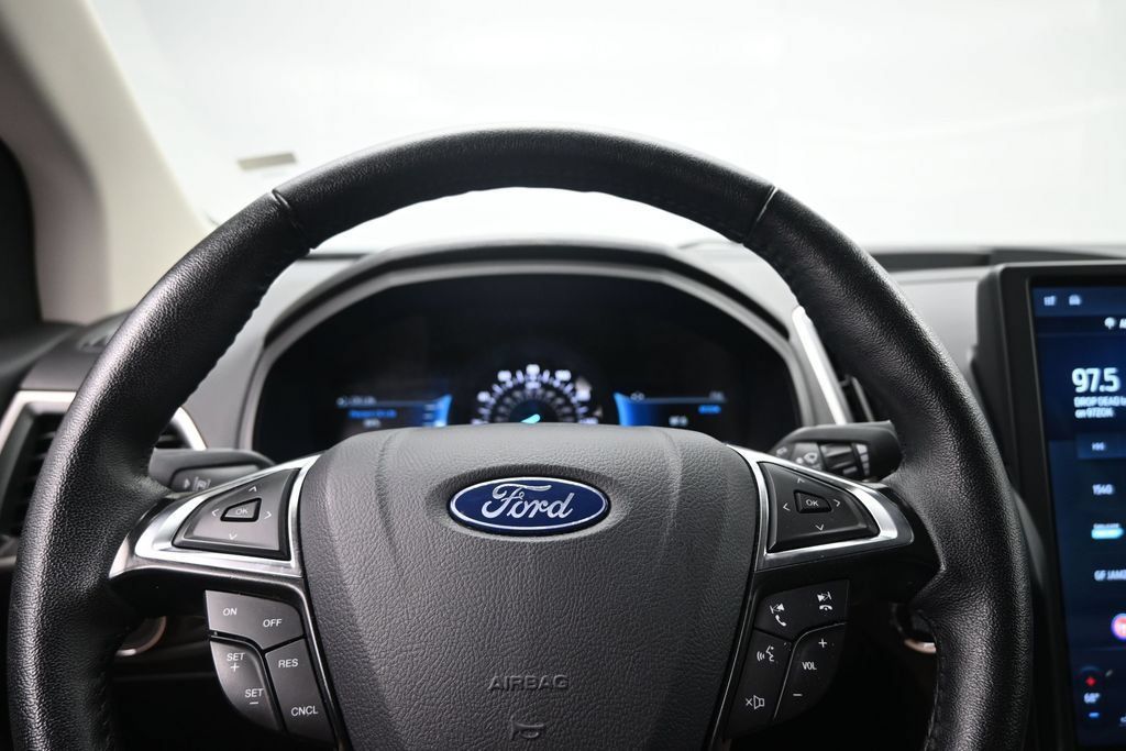 Used 2024 Ford Edge SEL AWD/4WD image 12