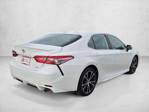 Used 2019 Toyota Camry SE image 5