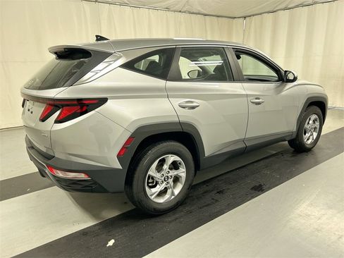 Used 2024 Hyundai Tucson SE image 2