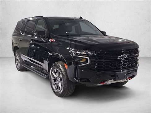 Used 2023 Chevrolet Tahoe Z71 w/ Luxury Package AWD/4WD image 3