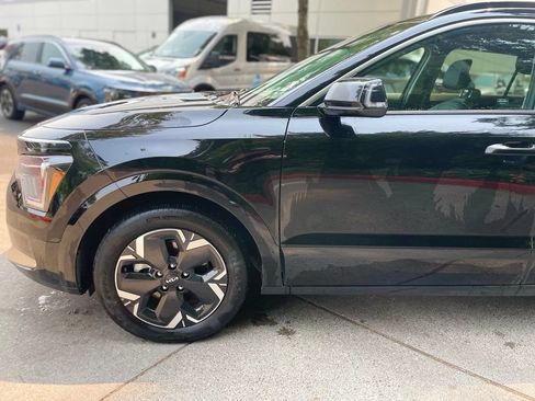 Certified 2024 Kia Niro Wind w/ Wind Preserve Package FWD image 7