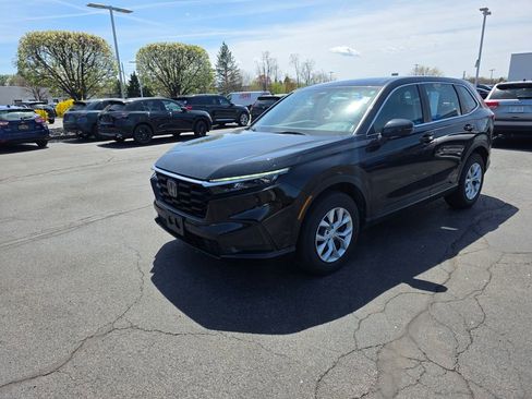 Used 2023 Honda CR-V LX image 3