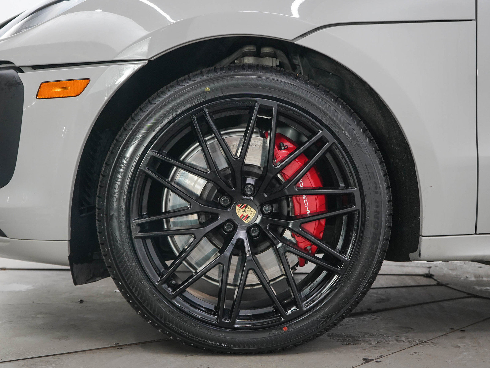 Used 2023 Porsche Macan GTS AWD/4WD image 31
