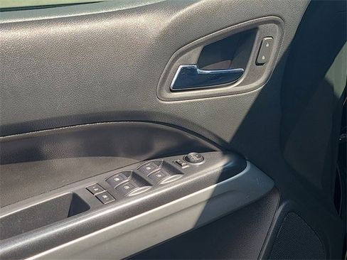 Used 2022 Chevrolet Colorado LT w/ Safety Package image 19