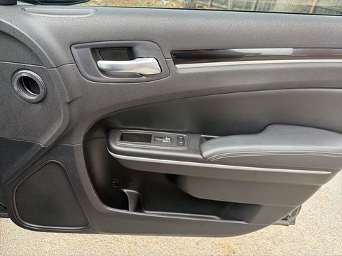 Used 2023 Chrysler 300 S w/ Safetytec Plus Group image 32