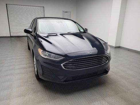 Used 2020 Ford Fusion SE FWD image 14