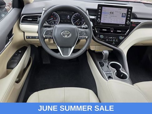 Used 2021 Toyota Camry XLE FWD image 12