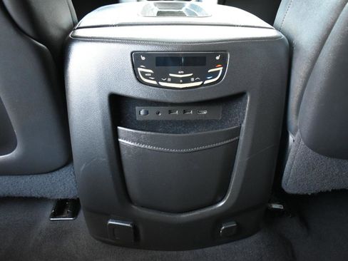 Used 2020 Cadillac Escalade ESV Premium Luxury image 41