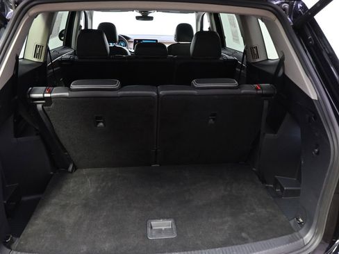 Used 2025 Volkswagen Atlas SE image 19