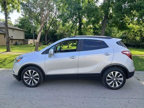 Used 2018 Buick Encore Essence FWD image 2