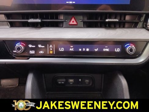 Used 2025 Kia Sportage X-Line w/ Premium Package image 24