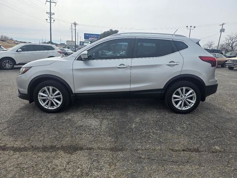 Used 2017 Nissan Rogue Sport SV image 3