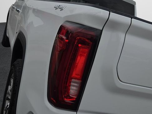 Used 2025 GMC Sierra 1500 SLT AWD/4WD image 20
