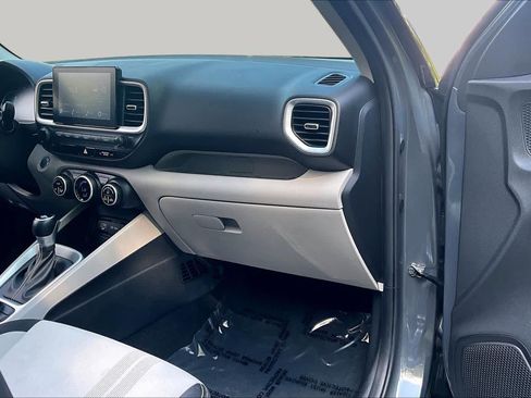 Used 2025 Hyundai Venue SEL FWD image 19