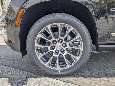 New 2026 GMC Yukon XL Denali w/ Denali Reserve Package AWD/4WD image 26