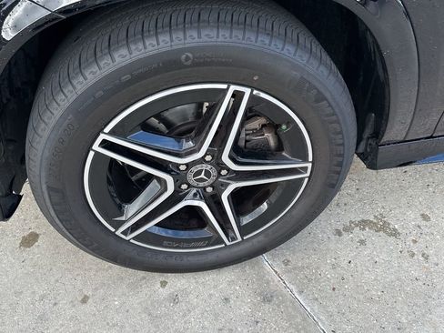 Used 2025 Mercedes-Benz GLE 350 4MATIC image 2