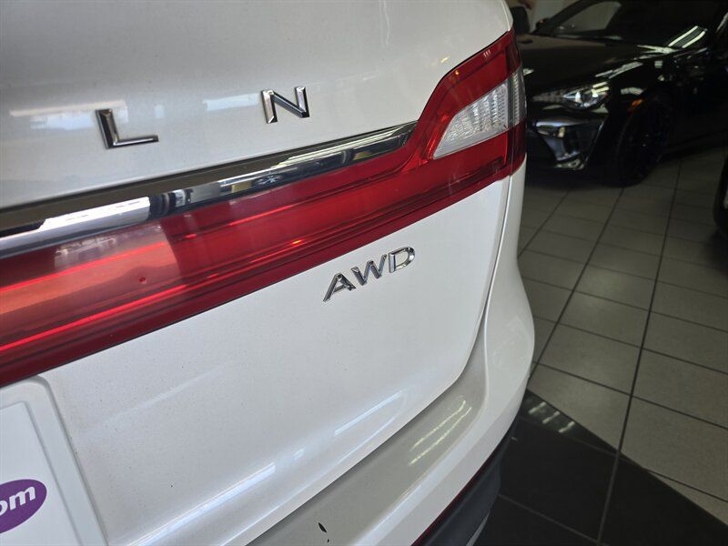 Used 2016 Lincoln MKX Reserve w/ Driver Assistance Package AWD/4WD image 32