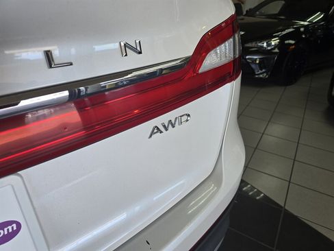 Used 2016 Lincoln MKX Reserve w/ Driver Assistance Package AWD/4WD image 32