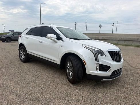 Used 2023 Cadillac XT5 Premium Luxury FWD image 2