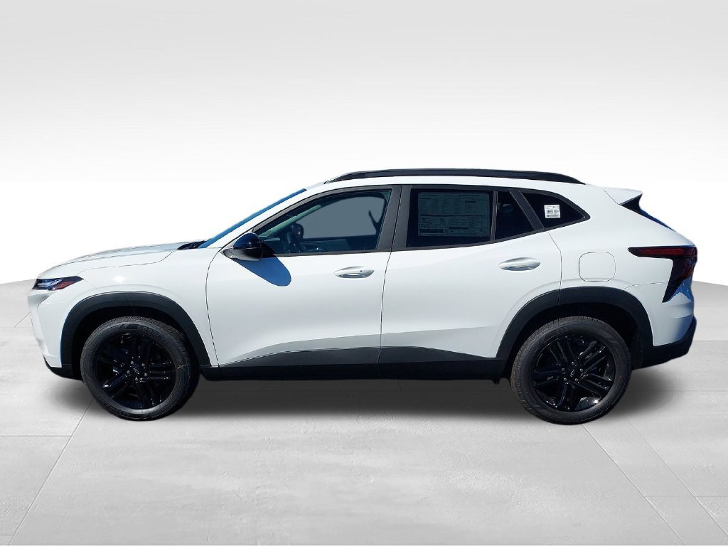 New 2026 Chevrolet Trax ACTIV w/ Sunroof Package FWD image 2