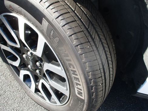 Used 2023 Ford Maverick Lariat w/ Equipment Group 500A Standard image 18