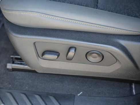 Used 2024 Chevrolet Colorado ZR2 w/ Technology Package AWD/4WD image 20
