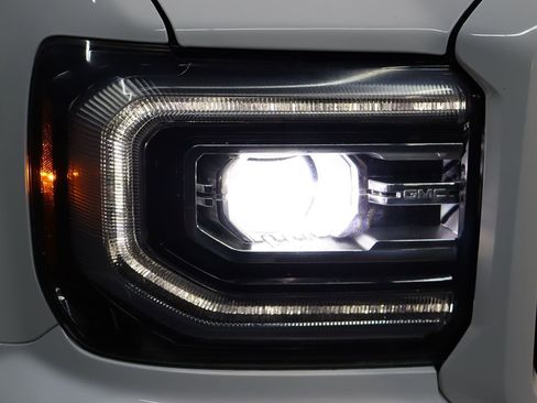 Used 2016 GMC Sierra 1500 SLE image 11