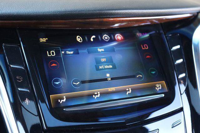 Used 2015 Cadillac Escalade Luxury AWD/4WD image 40