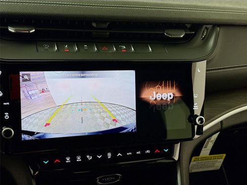 New 2026 Jeep Grand Cherokee Limited image 9