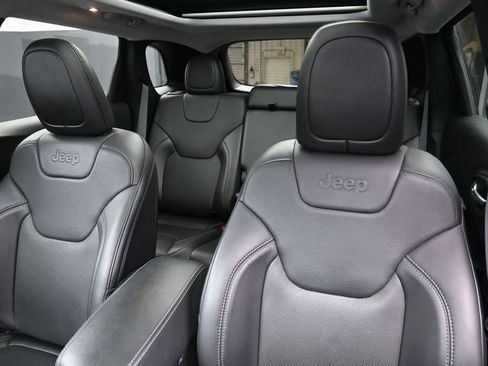 Used 2020 Jeep Cherokee Latitude Lux w/ Comfort/Convenience Group image 16