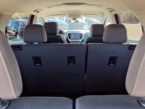 Used 2023 GMC Acadia SLE w/ Driver Convenience Package image 32