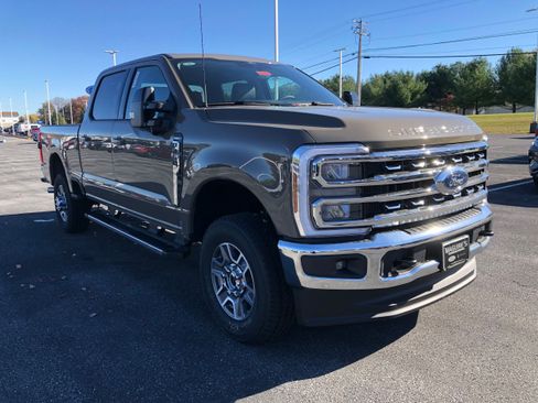 New 2026 Ford F250 Lariat w/ FX4 Off-Road Package image 7