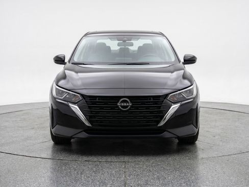 Used 2025 Nissan Sentra SV FWD image 2