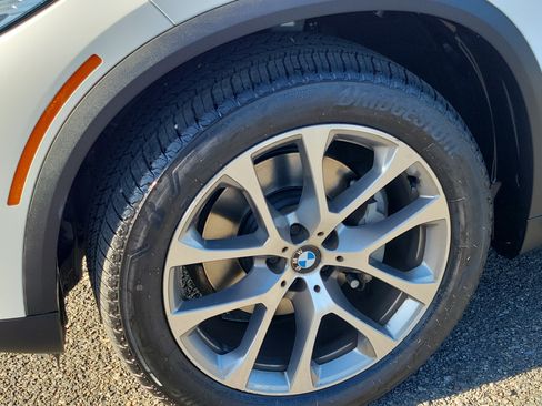 Used 2019 BMW X5 xDrive40i w/ Convenience Package AWD/4WD image 7