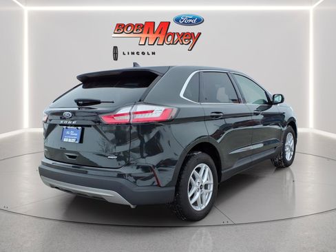Used 2024 Ford Edge SEL w/ Convenience Package image 4