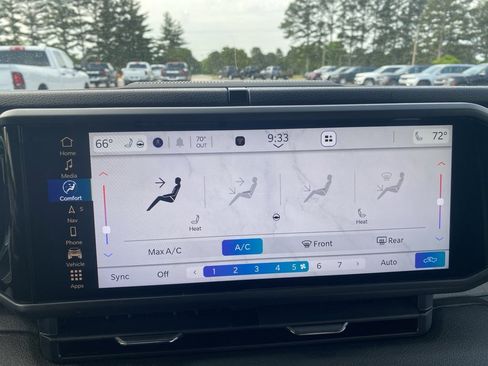 New 2025 Jeep Gladiator Sport image 31