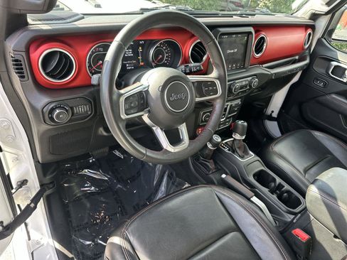 Used 2019 Jeep Wrangler Rubicon image 2