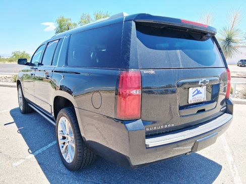 Used 2019 Chevrolet Suburban Premier w/ Premier Plus Edition AWD/4WD image 3