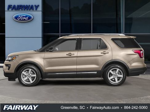 Used 2018 Ford Explorer Platinum AWD/4WD image 3