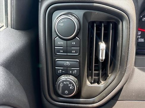 Certified 2022 Chevrolet Silverado 1500 Custom Trail Boss AWD/4WD image 15