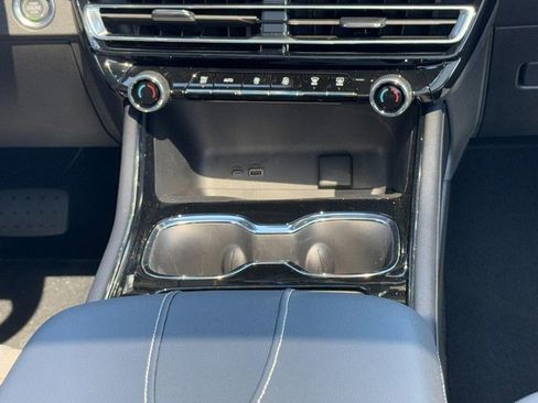 New 2026 Chevrolet Traverse LT w/ Sun and Wheel Package image 10