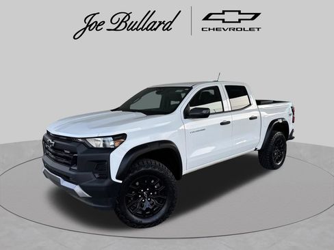 Used 2025 Chevrolet Colorado Trail Boss AWD/4WD image 1