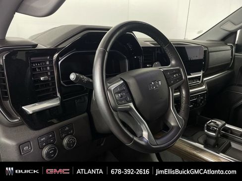 Used 2022 Chevrolet Silverado 1500 RST image 11