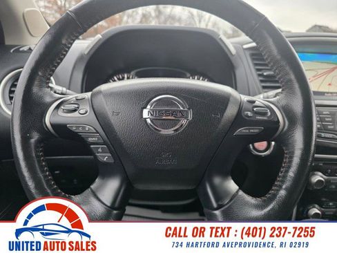 Used 2019 Nissan Pathfinder SL image 19