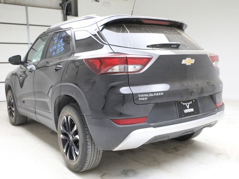Used 2023 Chevrolet TrailBlazer LT w/ Convenience Package image 2