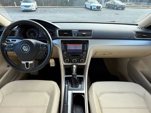 Used 2012 Volkswagen Passat 2.5 SE image 3