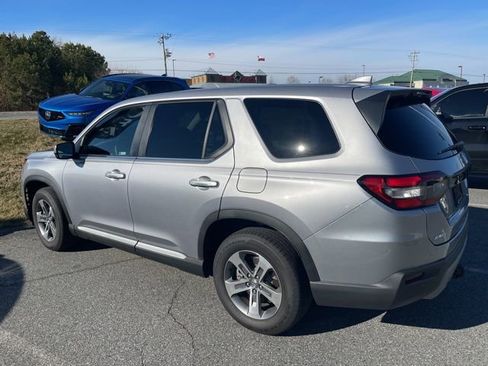 Certified 2025 Honda Pilot EX-L image 5